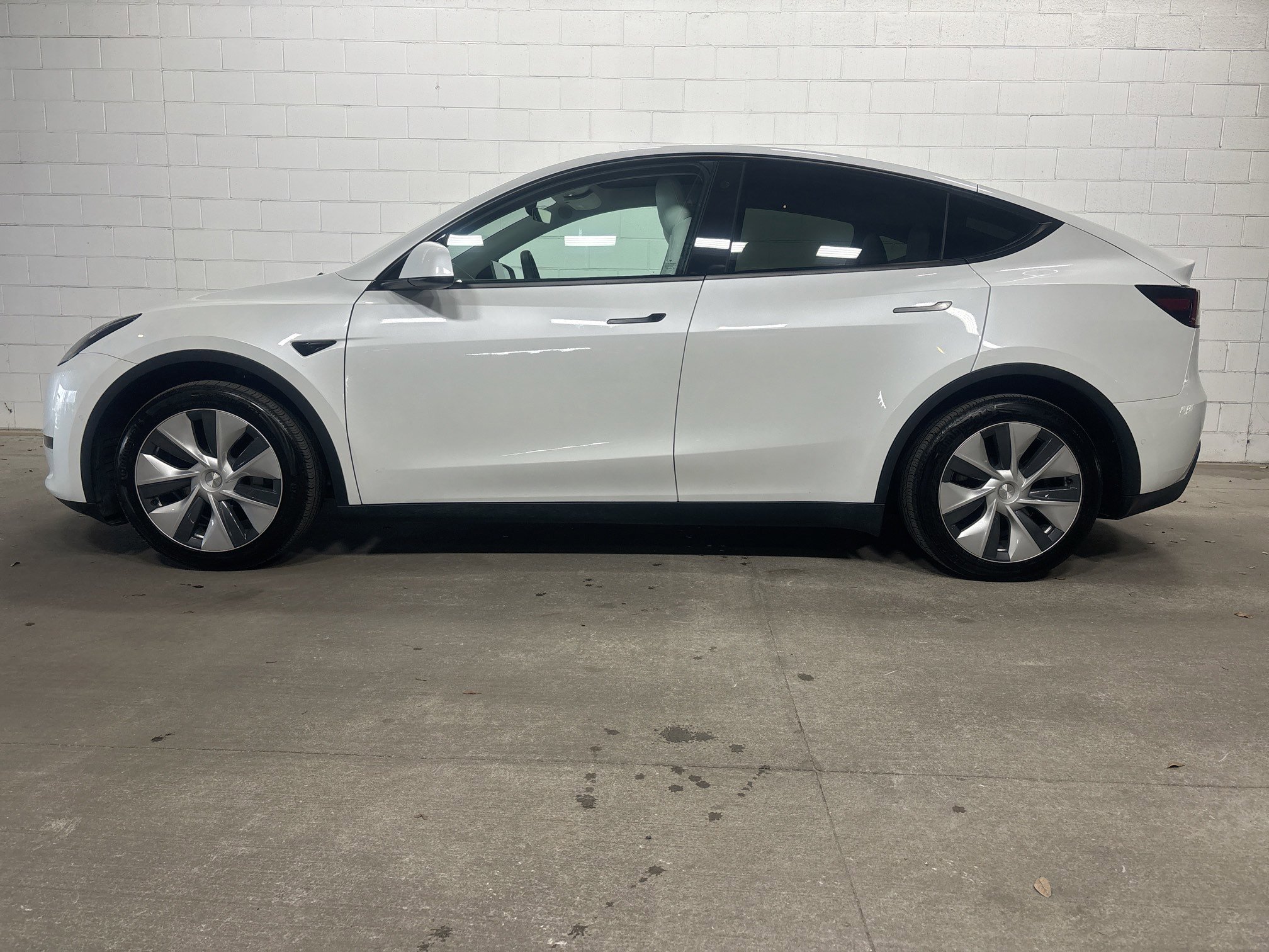 Used 2021 Tesla Model Y Long Range with VIN 5YJYGDEE5MF072054 for sale in Tampa, FL