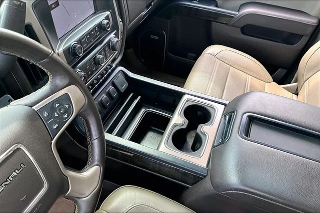 Used 2015 White GMC Denali image 15