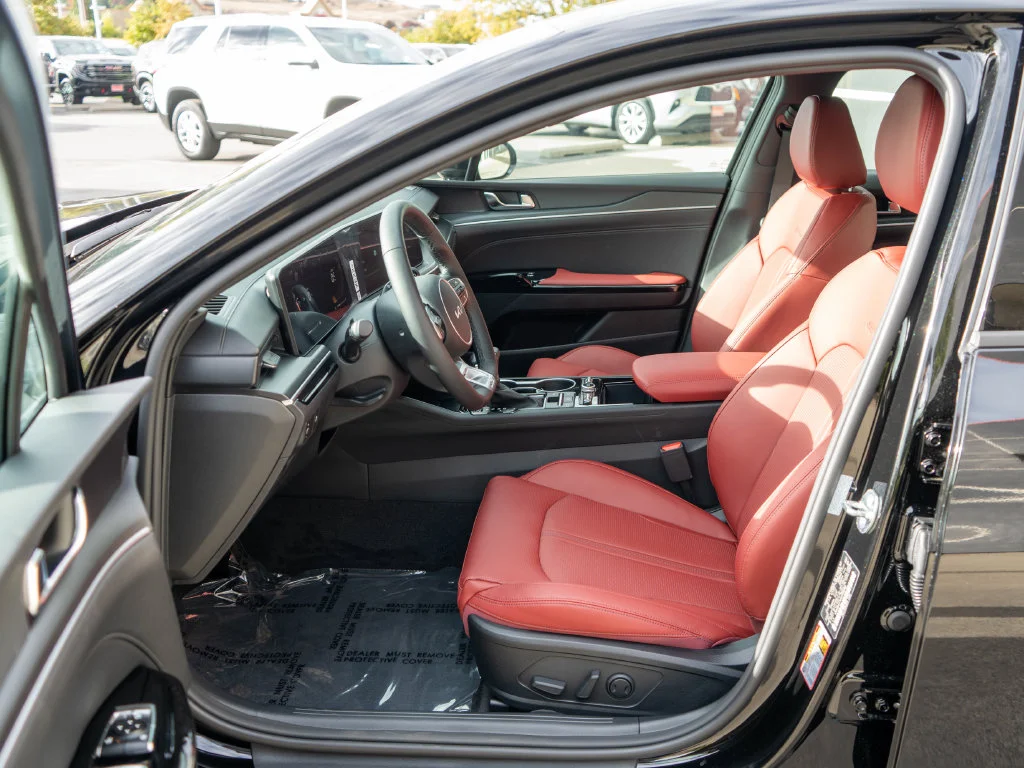 New 2027 Aurora Black Pearl Kia GT-Line image 11