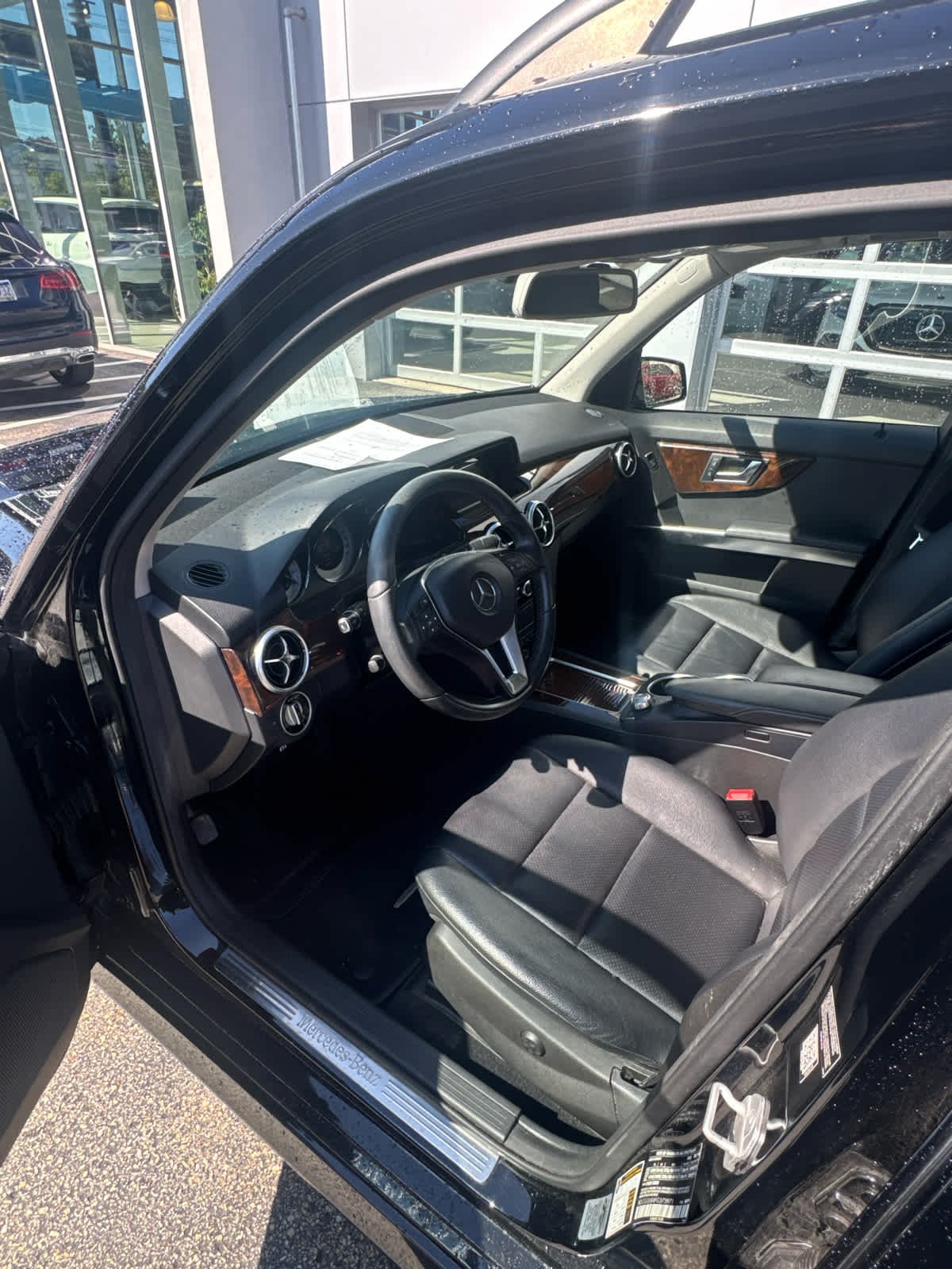 Used 2015  Mercedes-Benz GLK 350 image 4