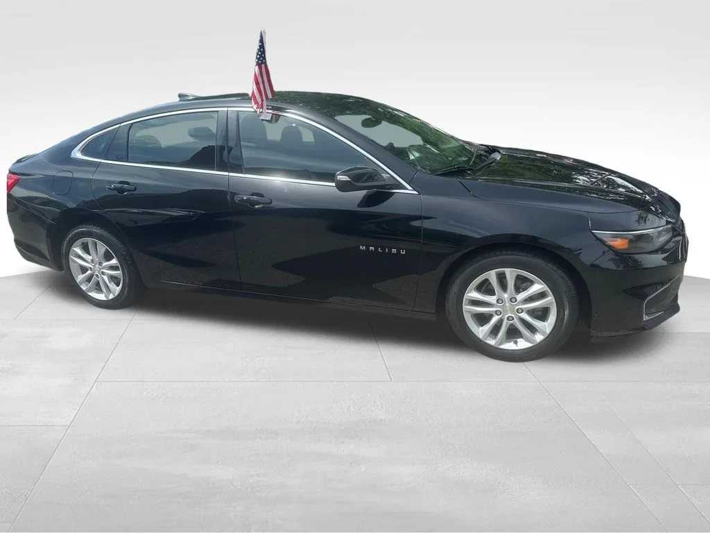 Used 2018 Black Chevrolet LT image 25