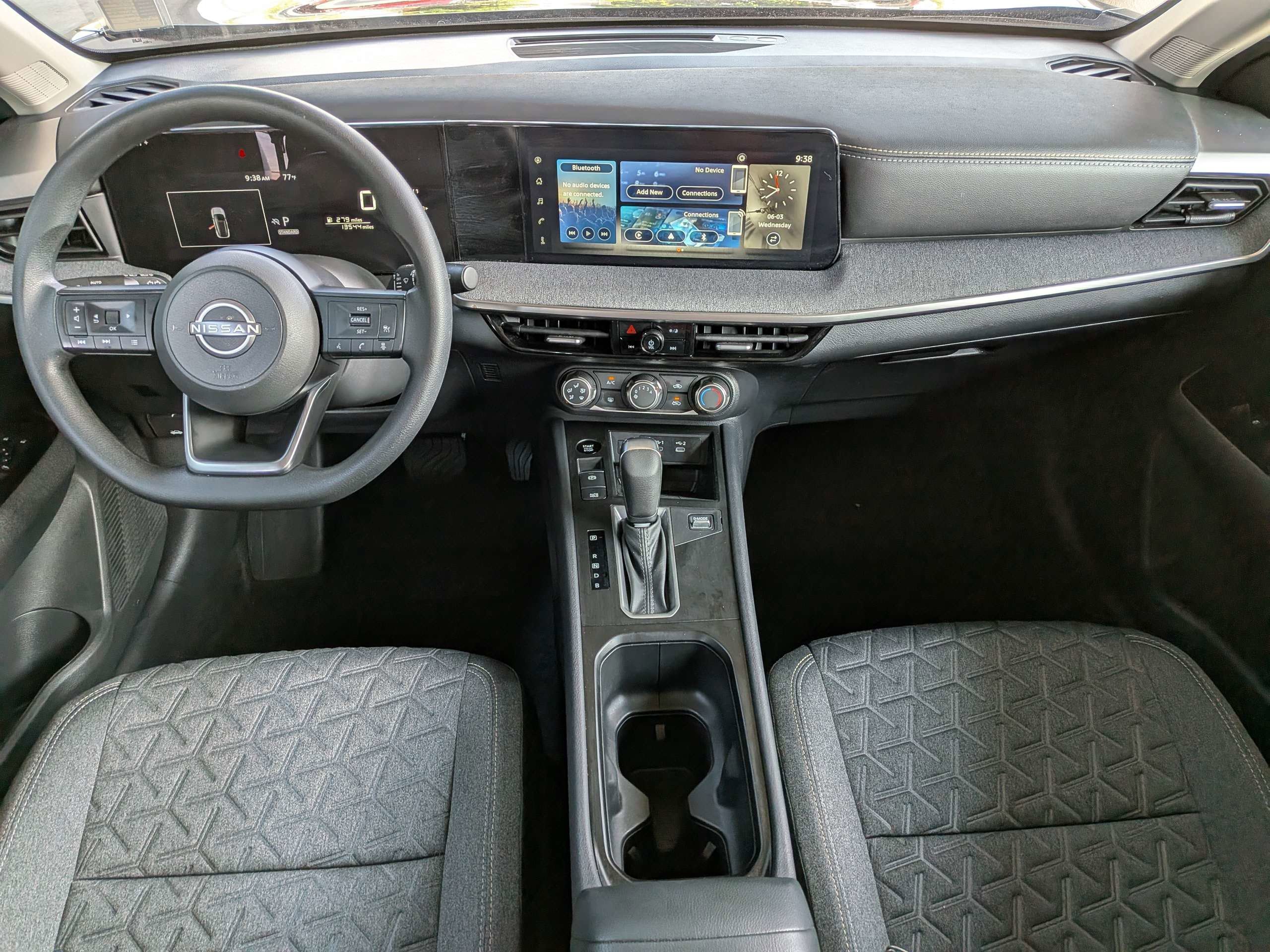 Used 2025 Gray Nissan SV image 9