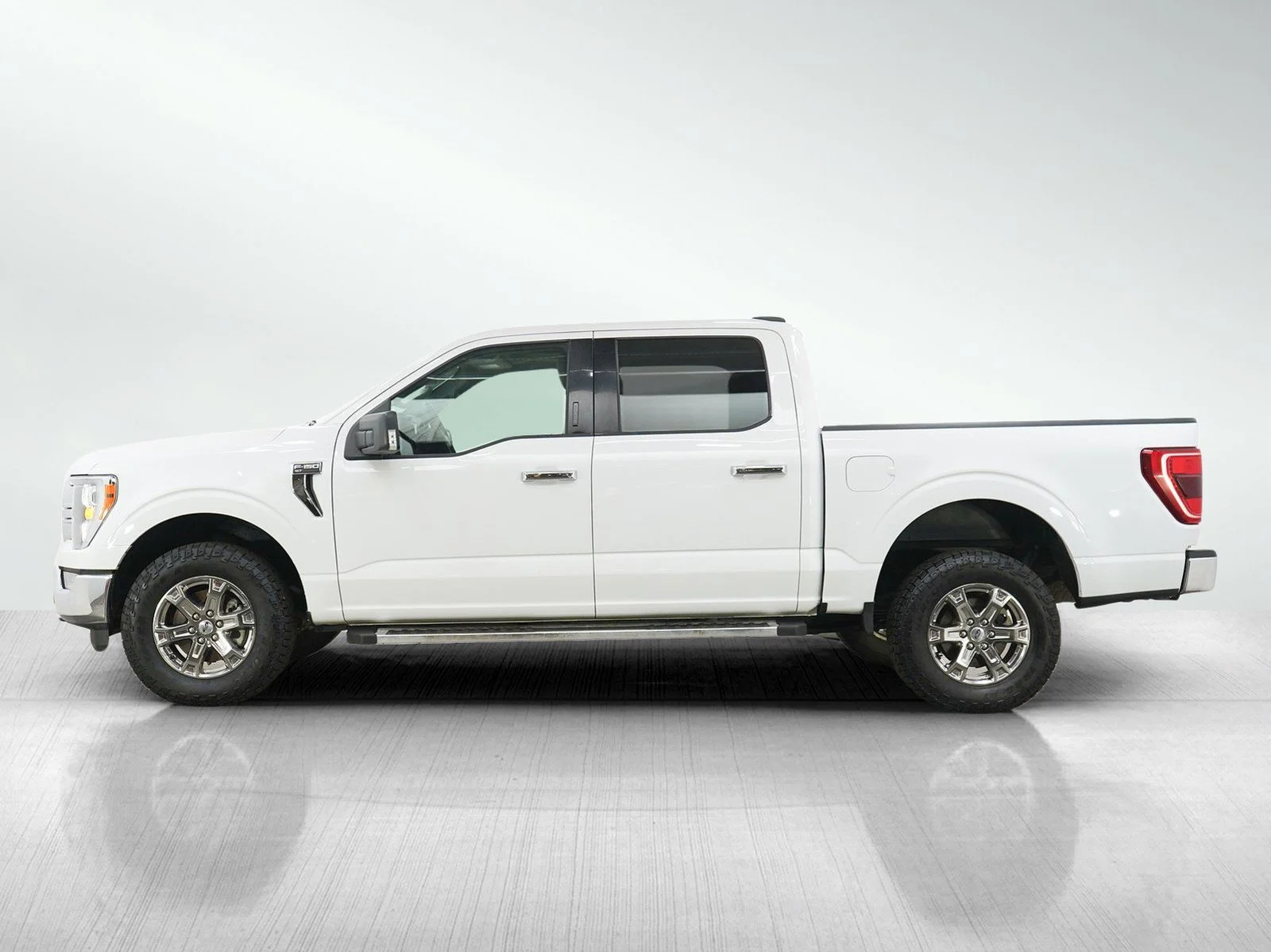 Used 2023 Ford F-150 XLT with VIN 1FTFW1E89PKD89183 for sale in Roseville, Minnesota