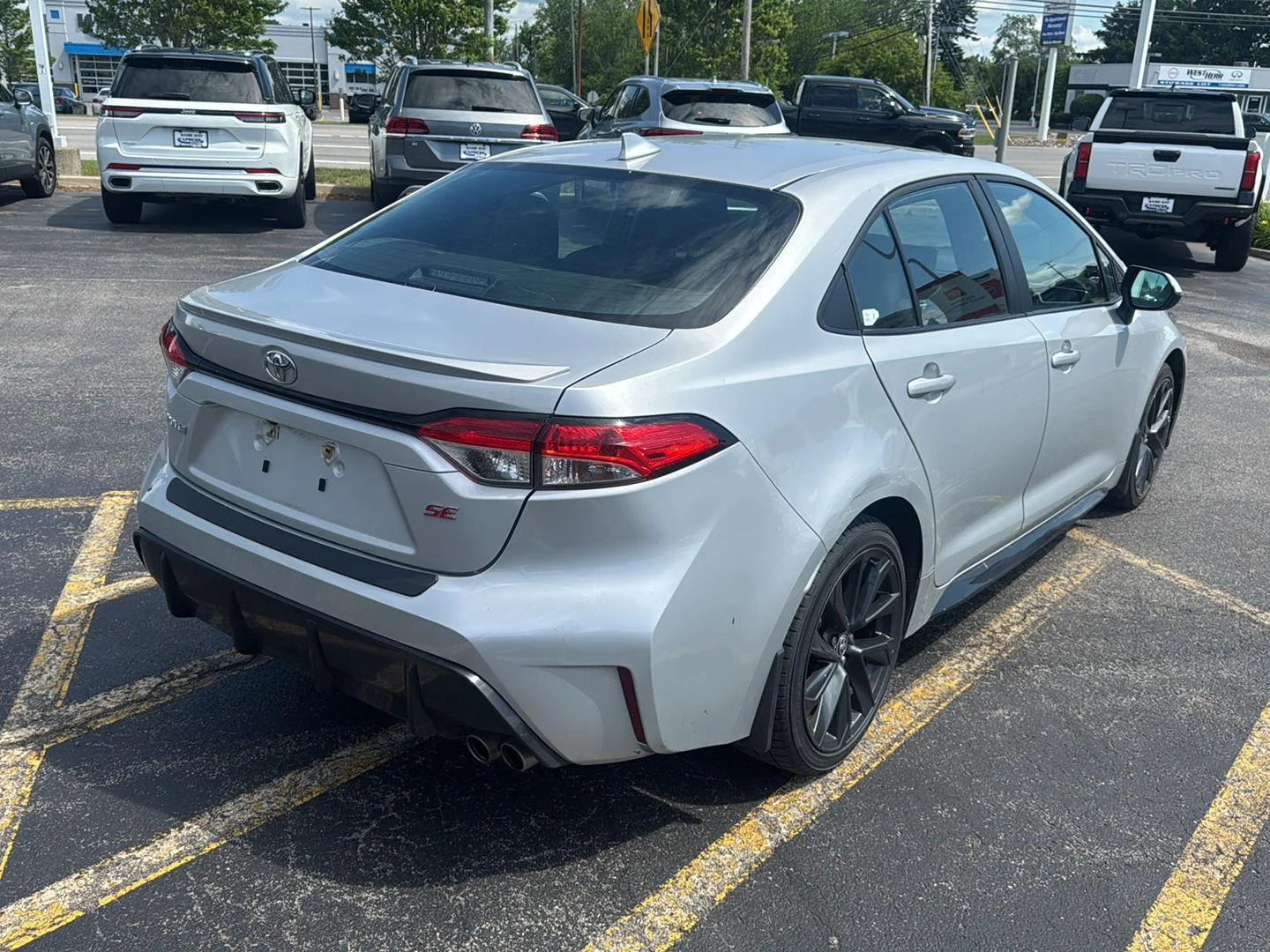 Used 2024 Classic Silver Metallic Toyota SE image 6
