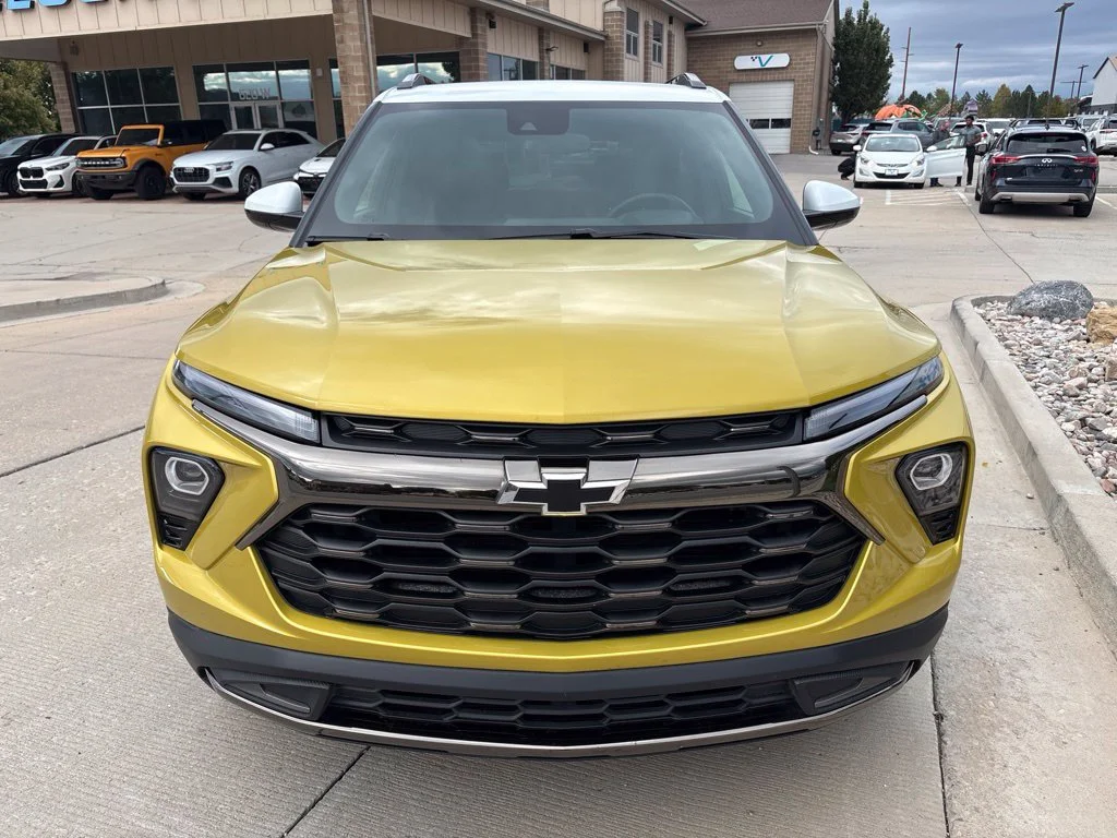 Used 2025 Yellow Chevrolet ACTIV image 2