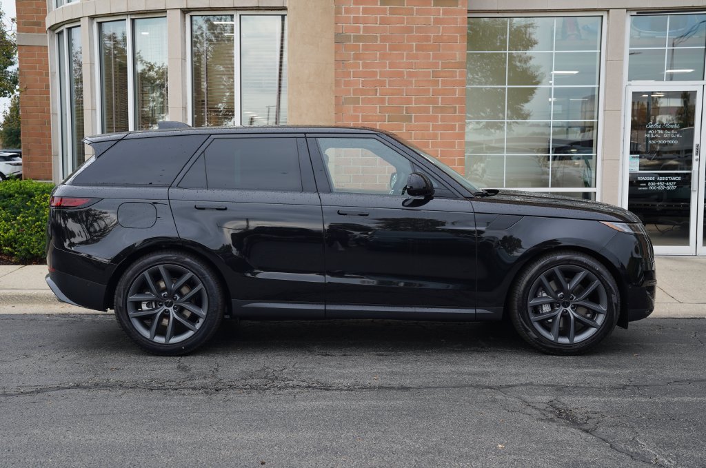 New 2027 Santorini Black Land Rover SE image 7