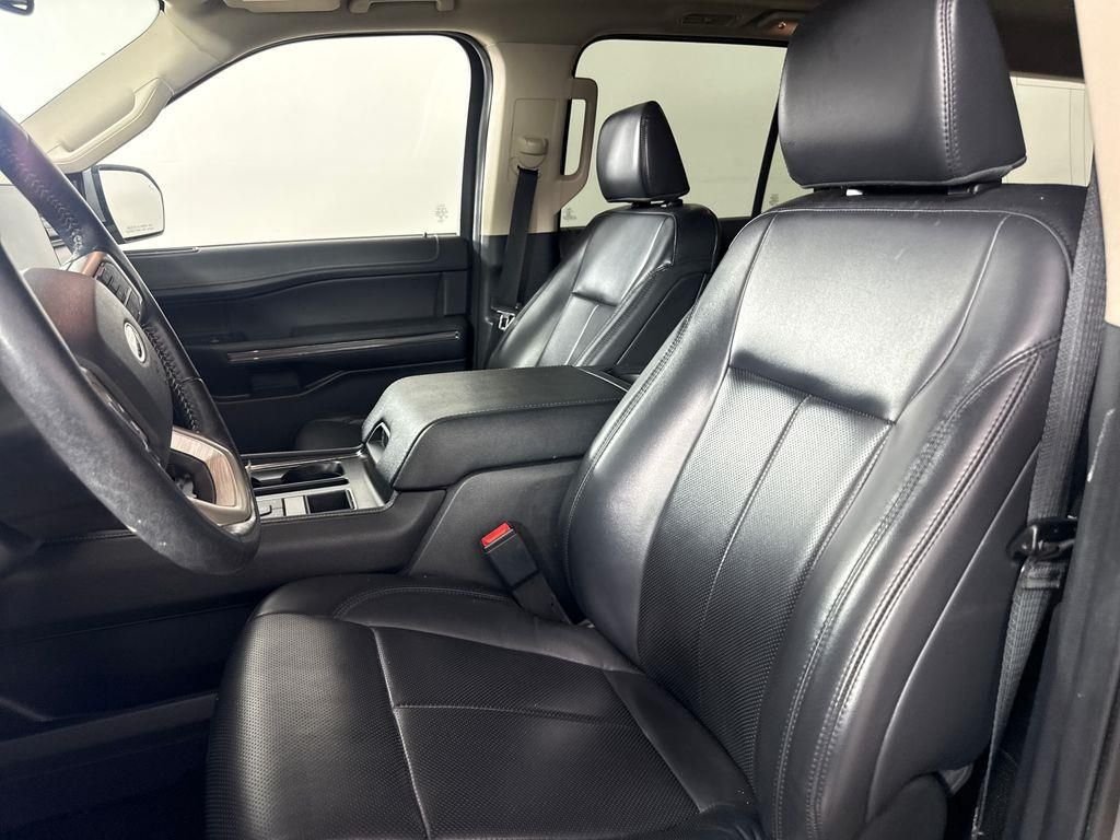 Used 2022 Silver Ford XLT image 28