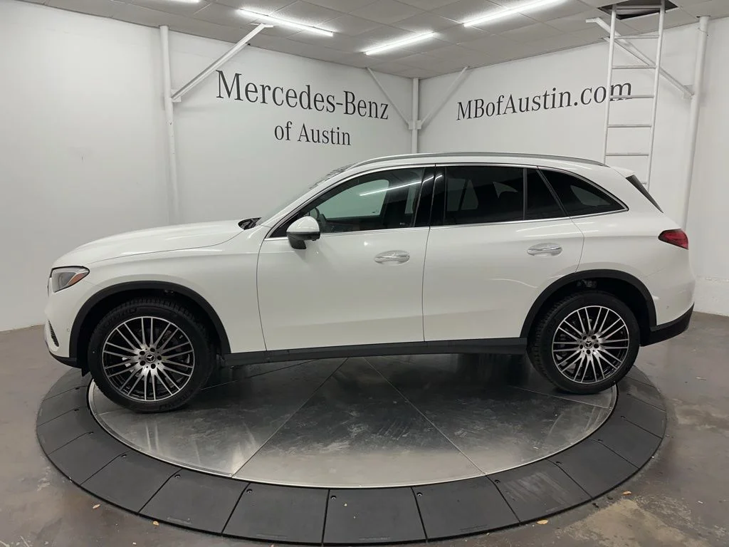 Used 2026 White Mercedes-Benz GLC 300 image 4