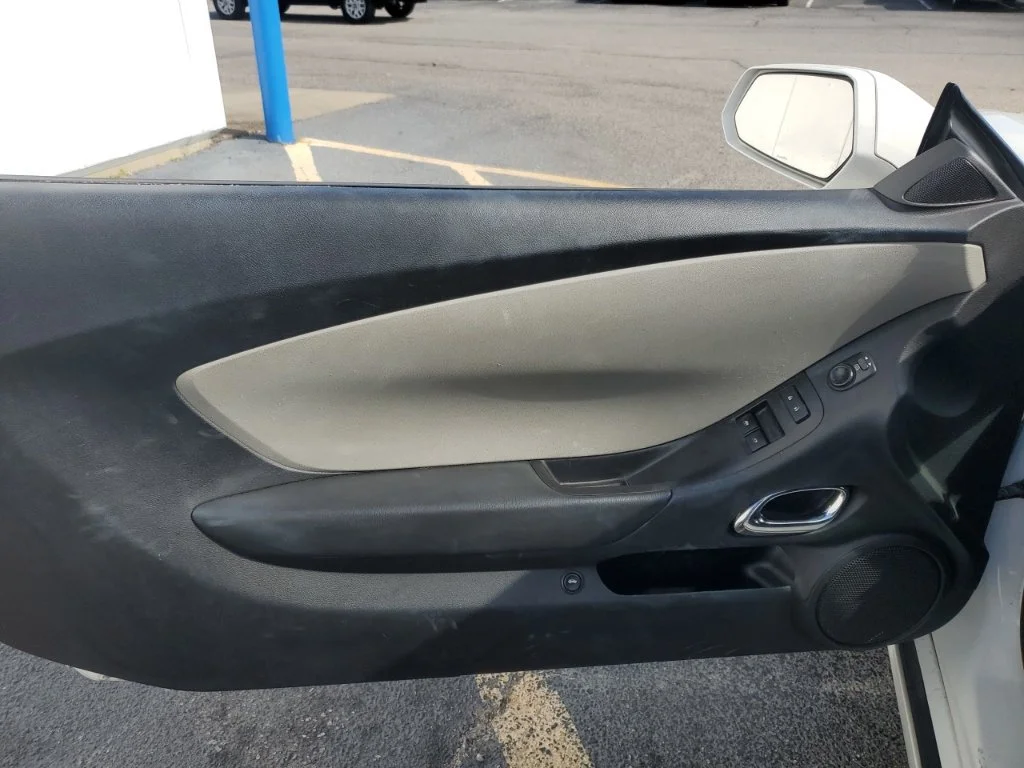 Used 2015 White Chevrolet 2LS image 10