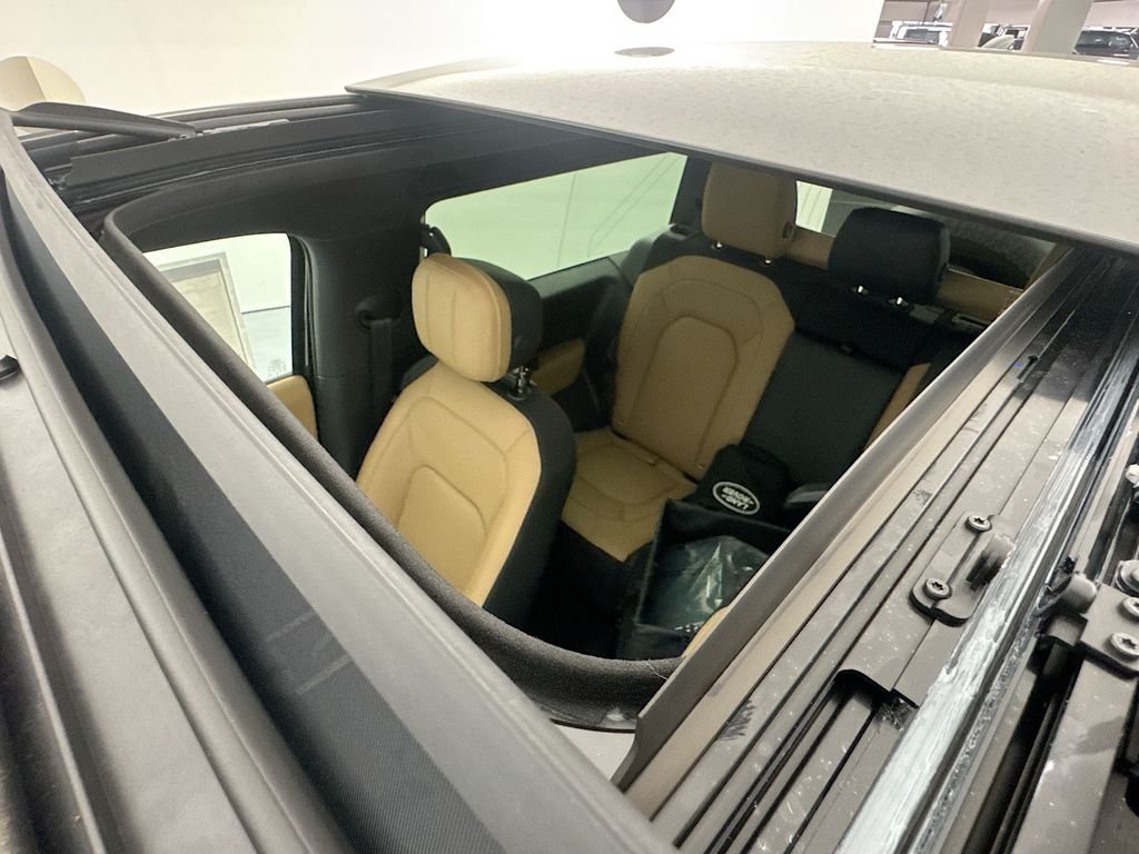 New 2026 Santorini Black Land Rover V8 image 22