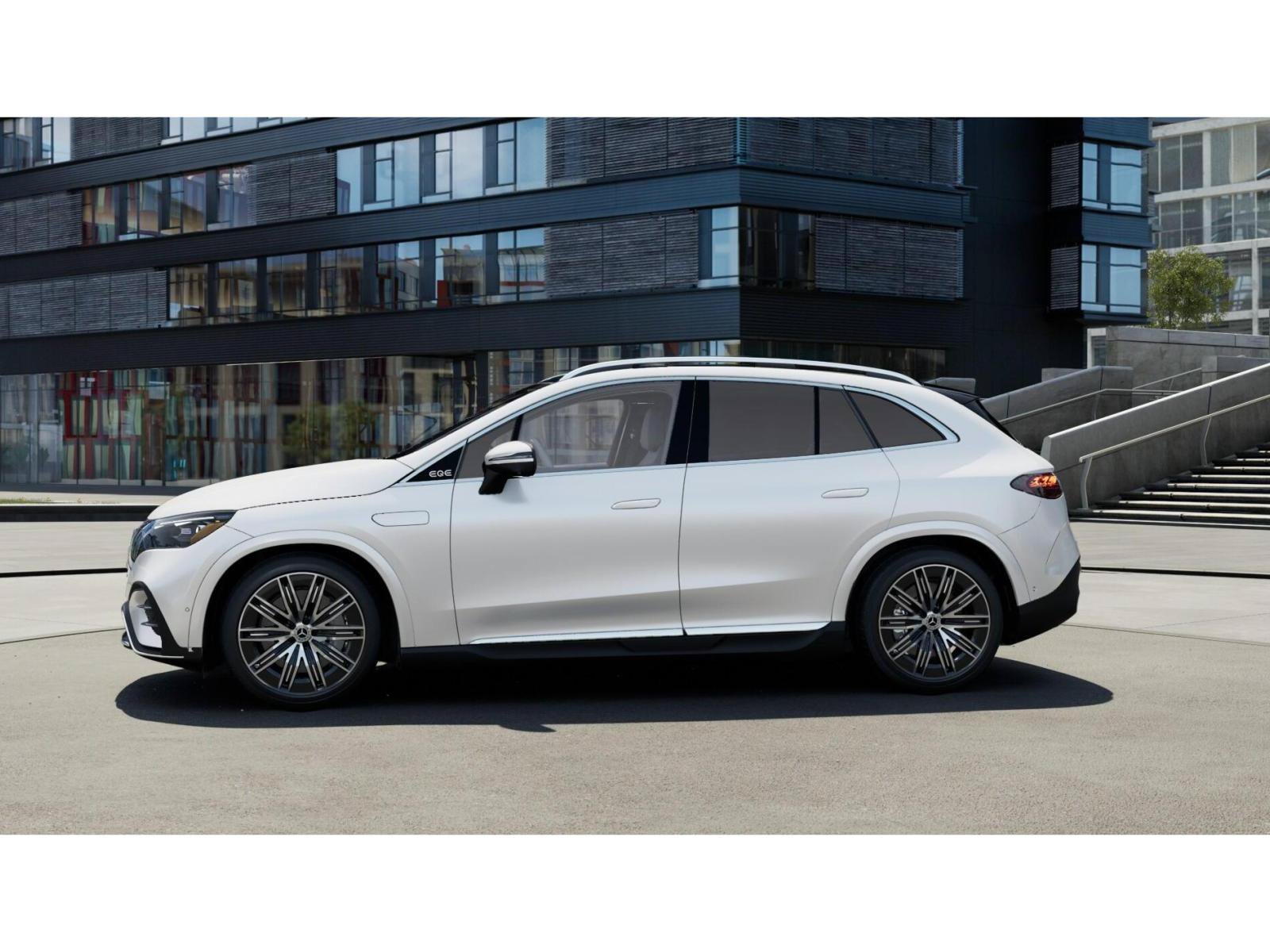 New 2027 MANUFAKTUR Moonlight White Metallic Mercedes-Benz EQE 320+ image 77