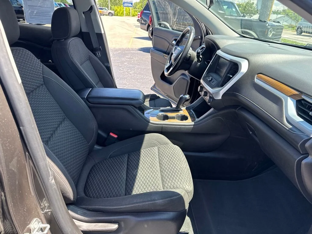 Used 2019 Gray GMC SLE-1 image 32