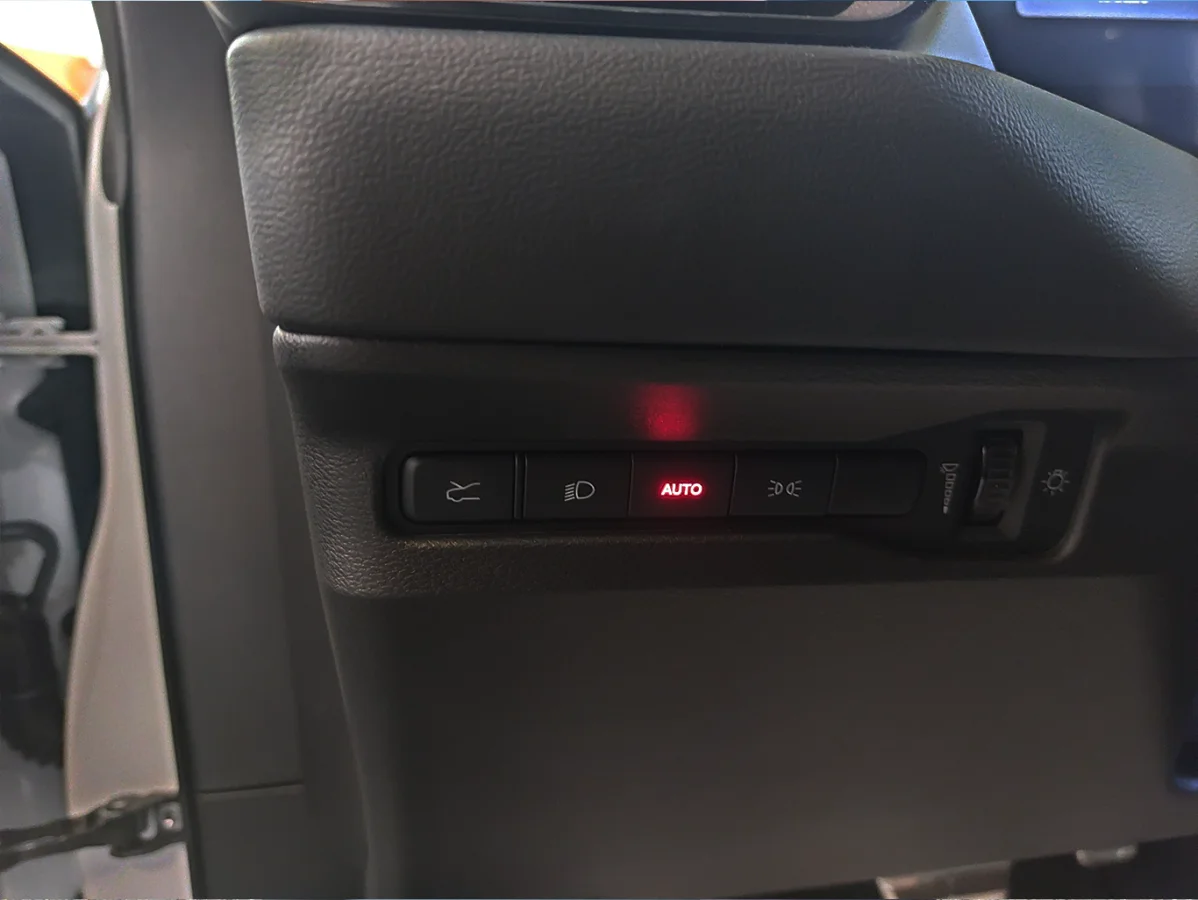 New 2025 White Dodge R/T AWD image 17