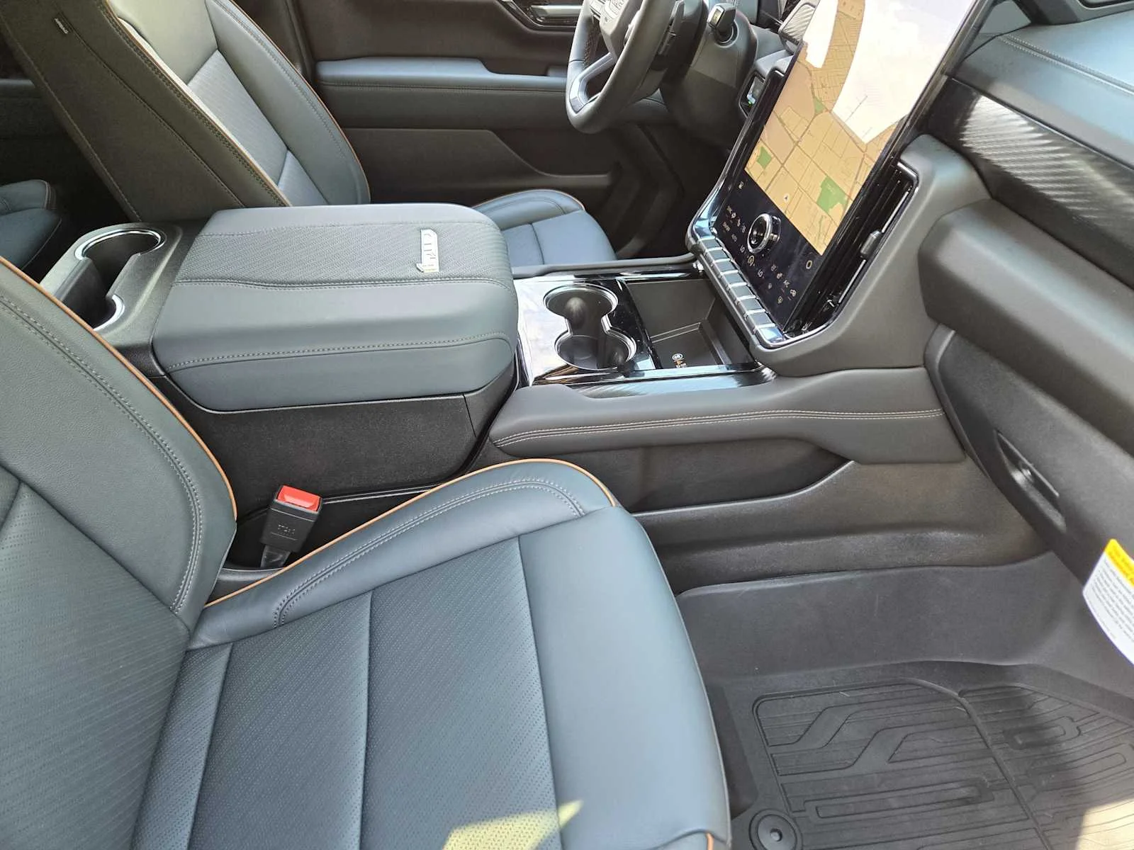 2027 GMC Yukon AT4 - Photo 9