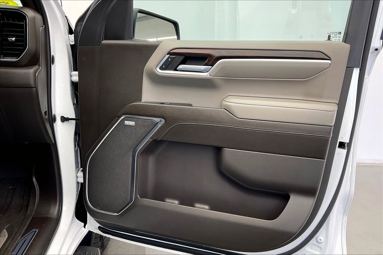 Used 2022 Summit White GMC SLT image 26
