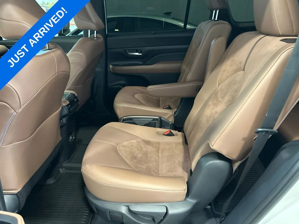 Used 2026 Pearl Toyota MAX Platinum image 6