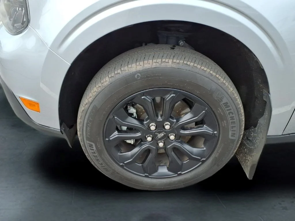 Used 2024 Silver Ford Lariat image 12