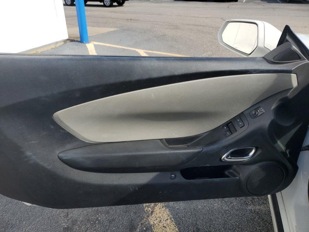 Used 2015 White Chevrolet 2LS image 10