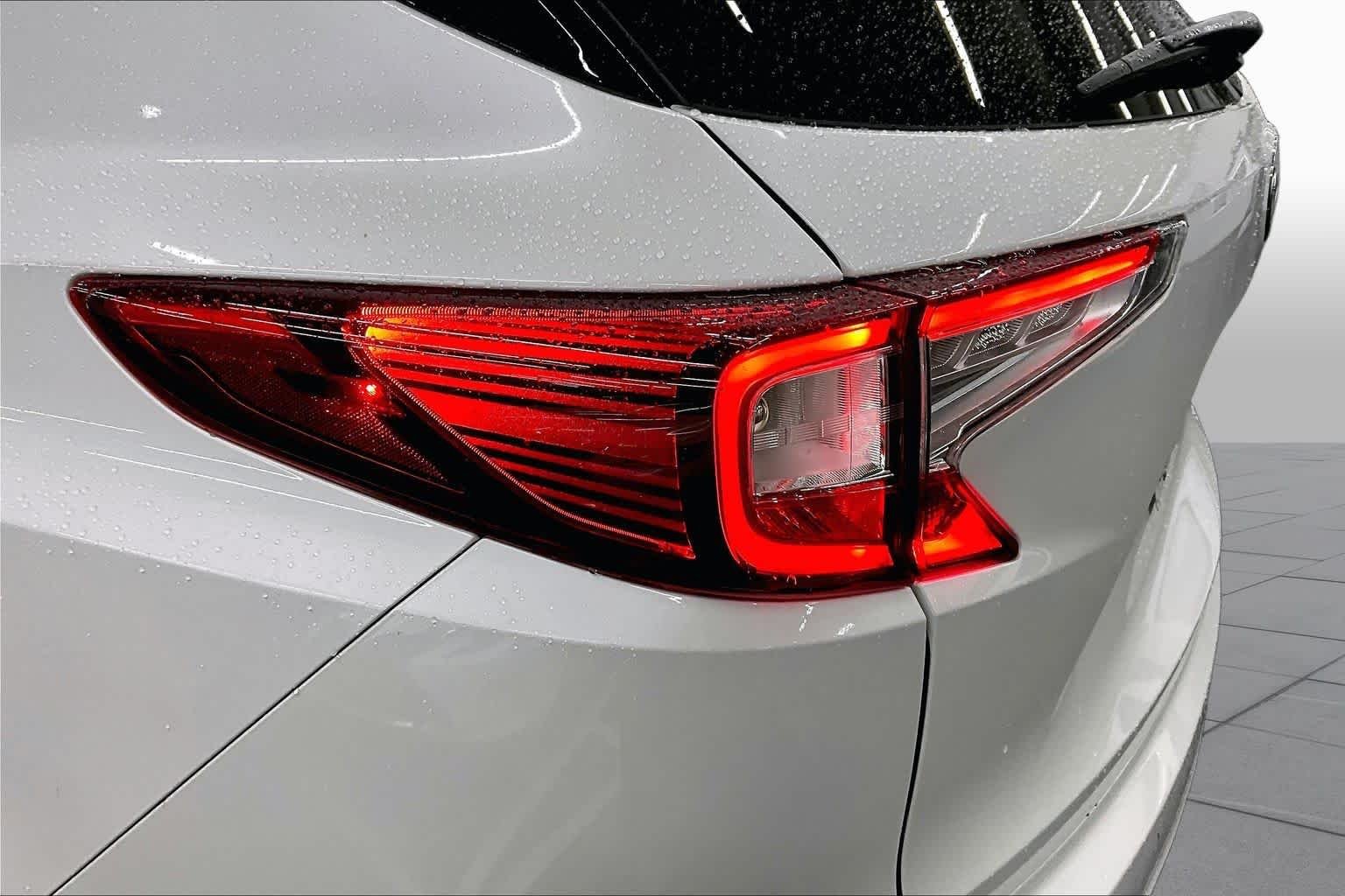 Used 2023 Platinum White Pearl Acura w/Technology Package image 27