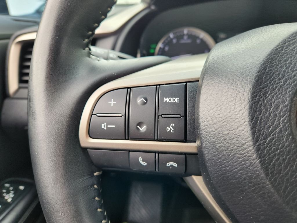 Used 2016 Silver Lexus 350 image 26