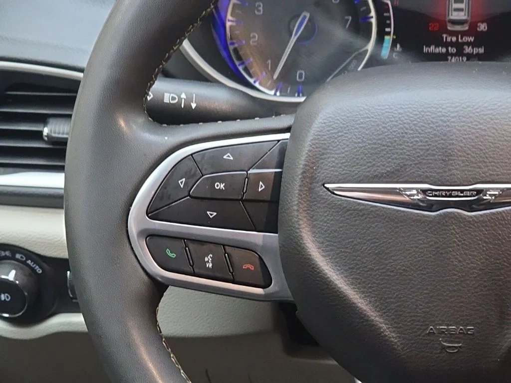 Used 2023 Ceramic Gray Clearcoat Chrysler Touring L image 17