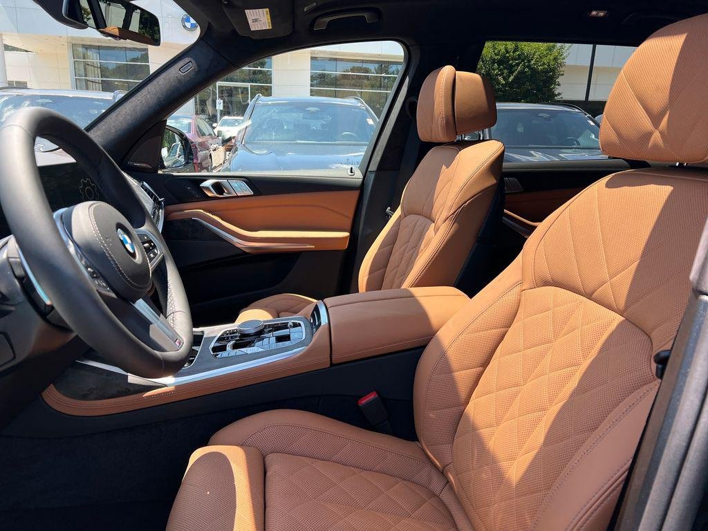 New 2027 Black Sapphire Metallic BMW xDrive40i image 3