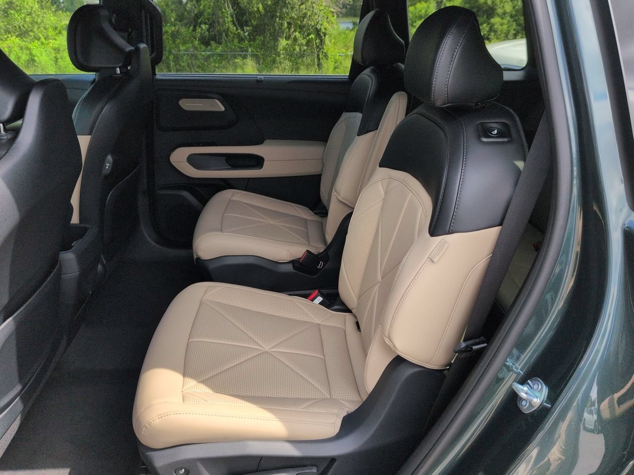 New 2027 Black Jade Green Kia EX image 17