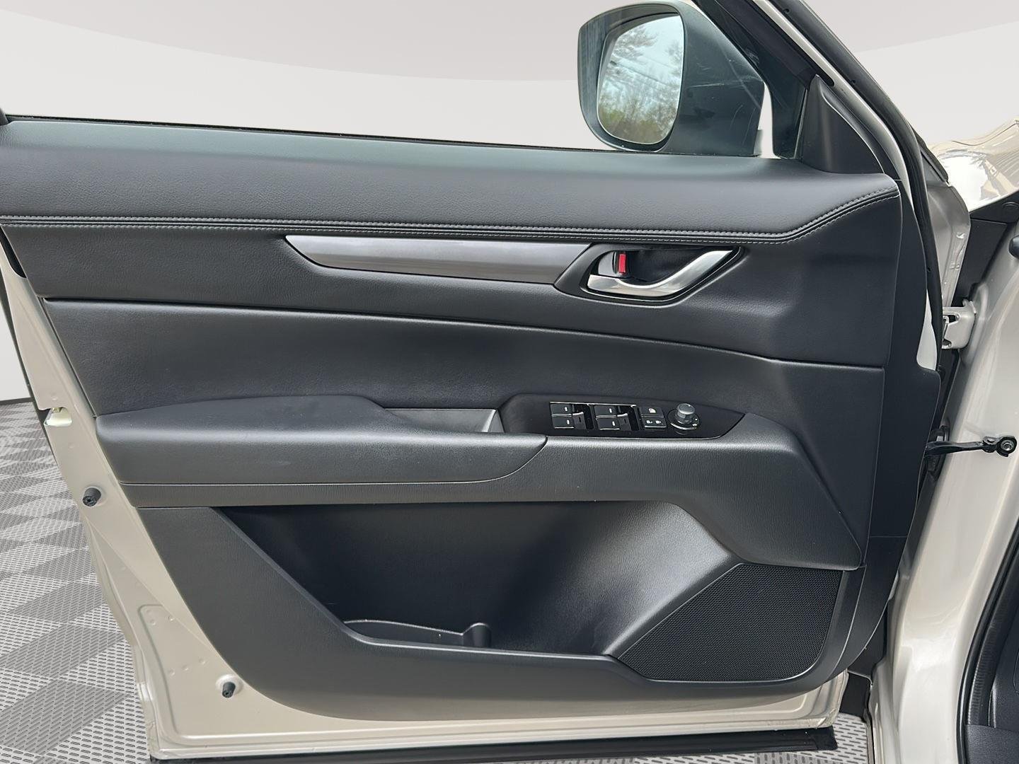 Used 2024 Platinum Quartz Metallic Mazda 2.5 S Preferred Package image 19