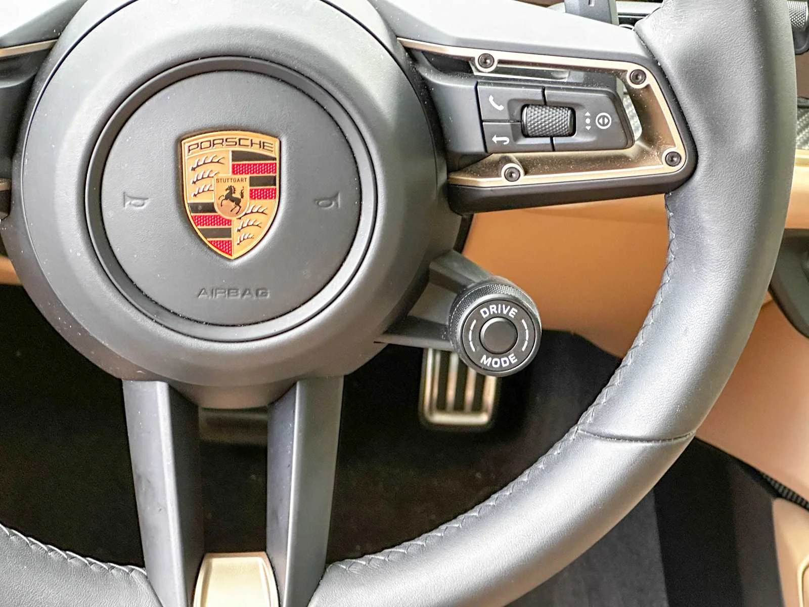 Used 2025  Porsche GTS image 19