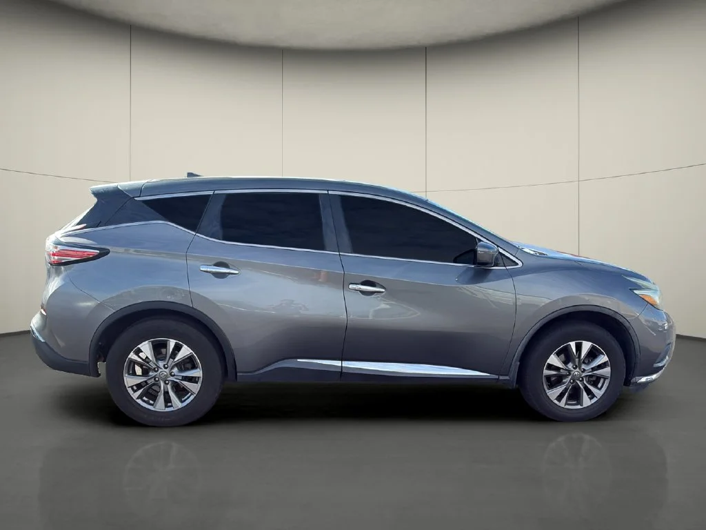 Used 2015 Gray Nissan S image 8