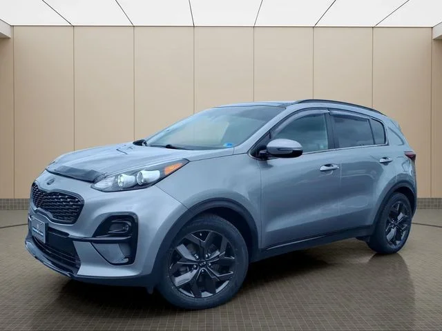 Used 2022 Gray Kia Nightfall image 2
