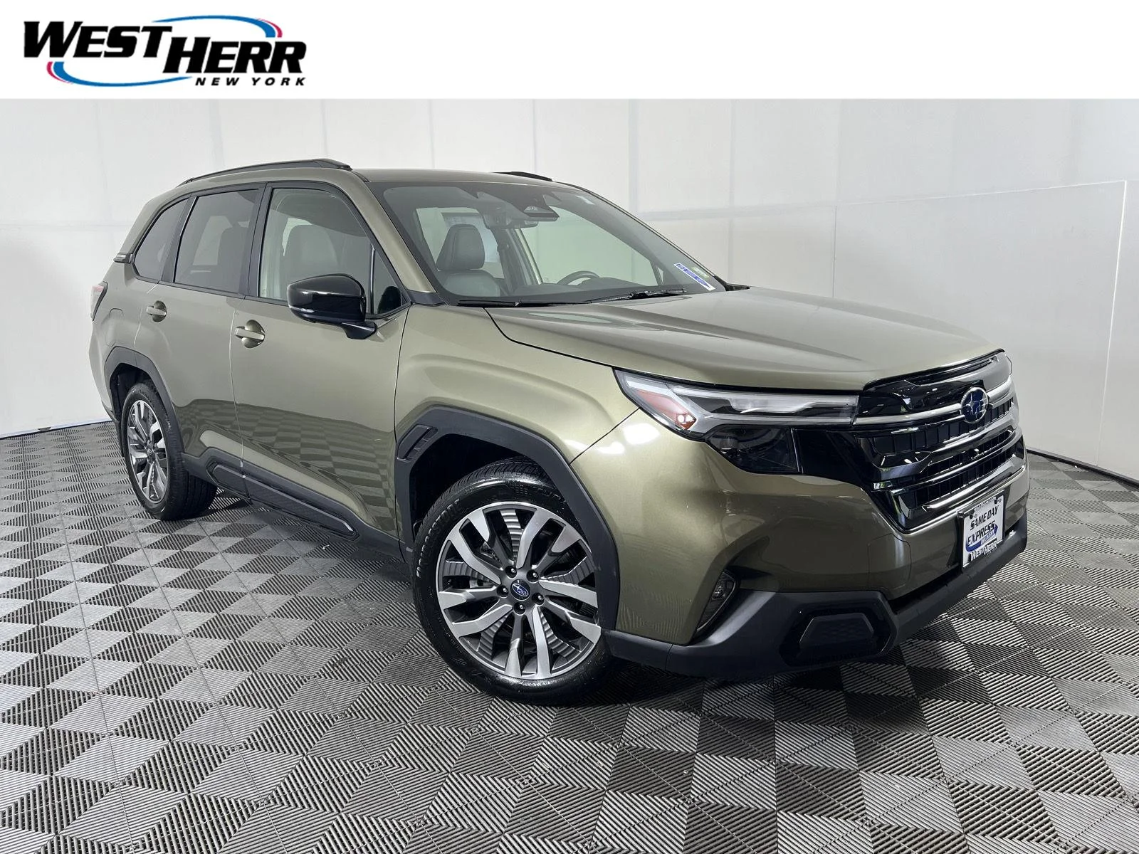 Used 2025 Autumn Green Metallic Subaru Touring image 1