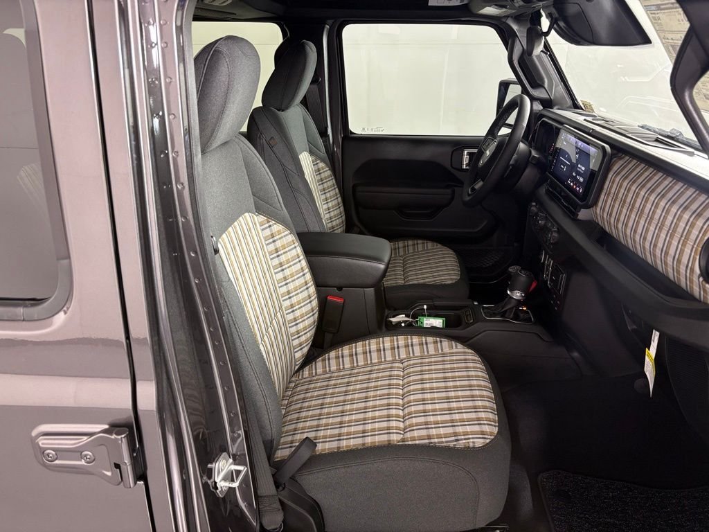 New 2026 Granite Crystal Metallic Clearcoat Jeep 85th Anniversary Edition image 42