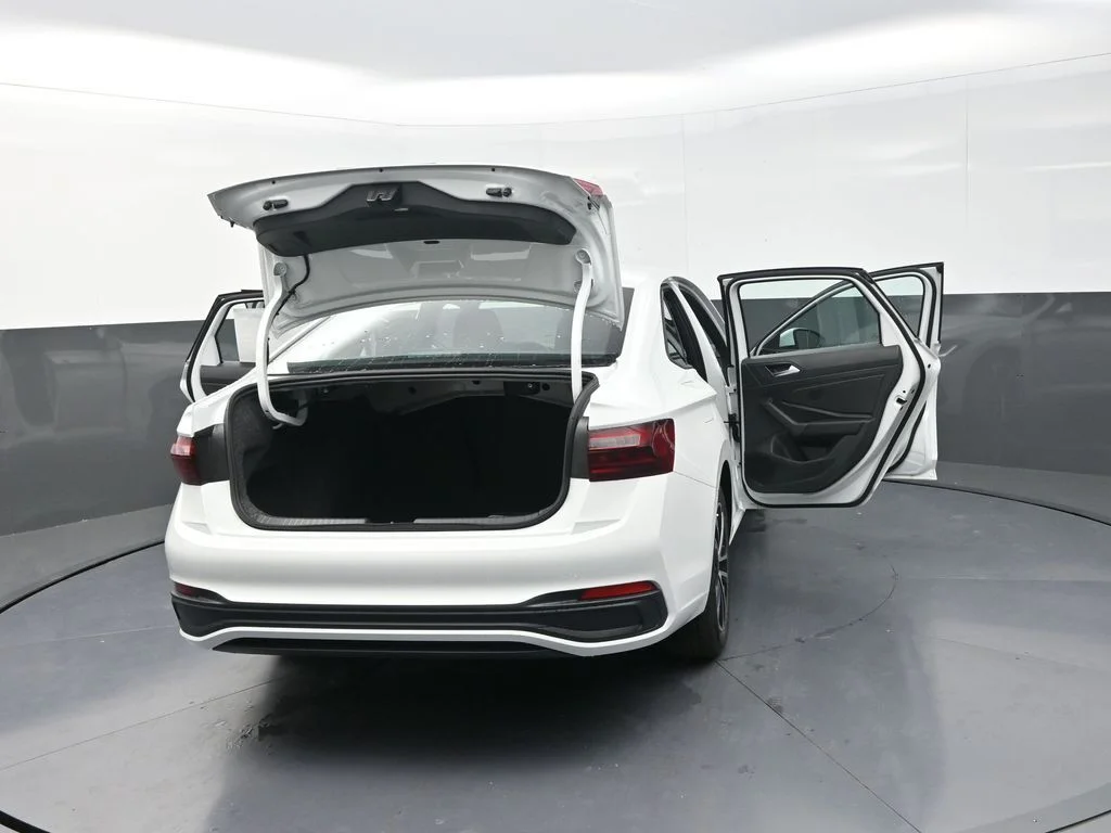Used 2026 White Volkswagen 1.5T Sport image 35