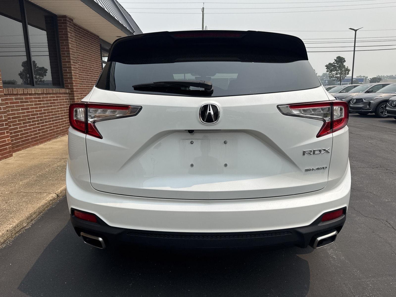 Used 2024 Platinum White Pearl Acura SH-AWD image 5