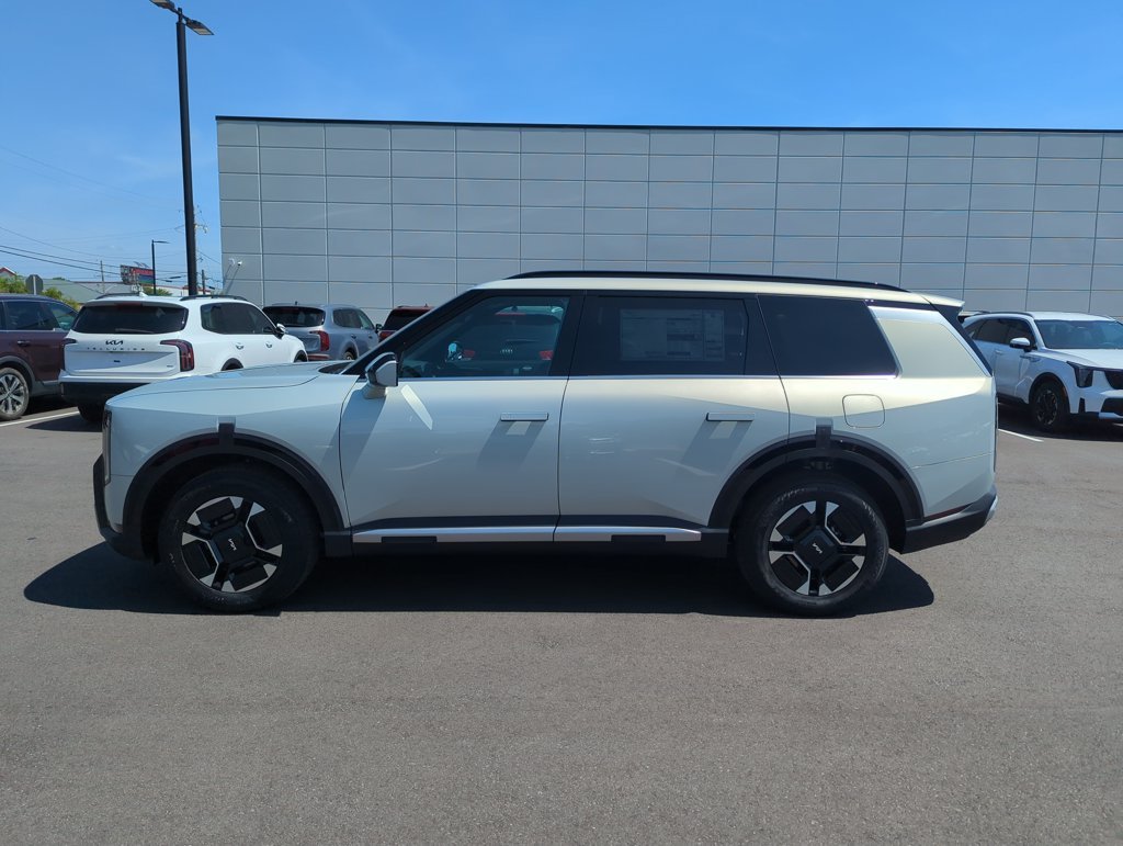 New 2027 Ivory Silver Kia EX image 4