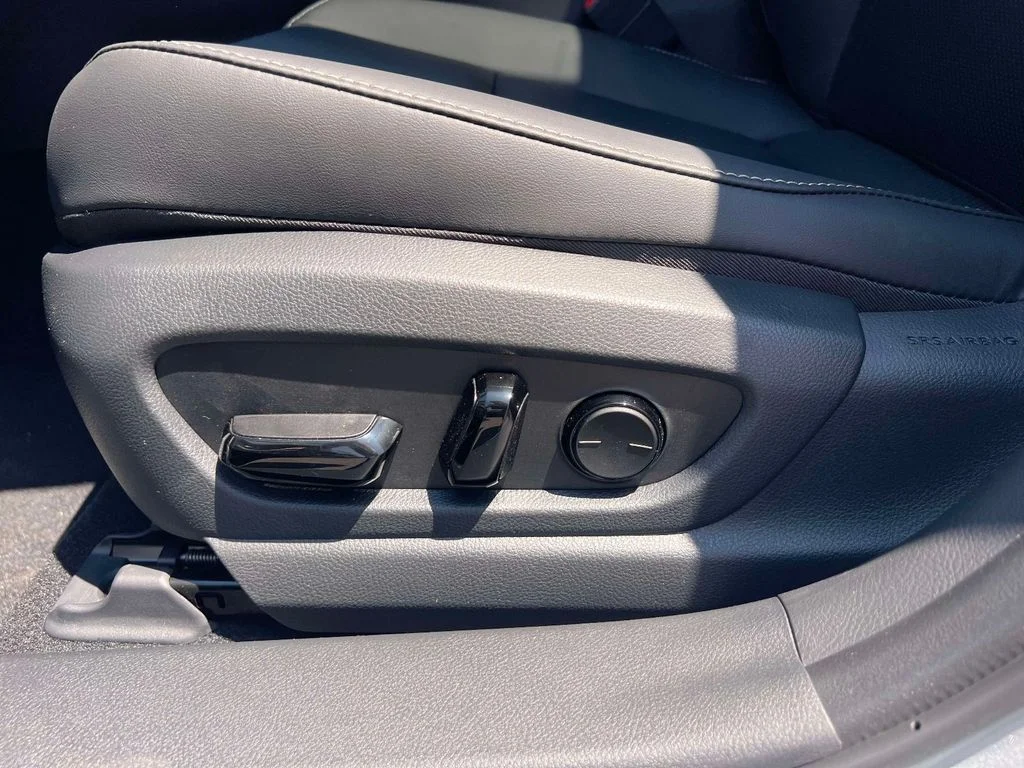 2026 Lexus UX Hybrid 300h Premium - Photo 18