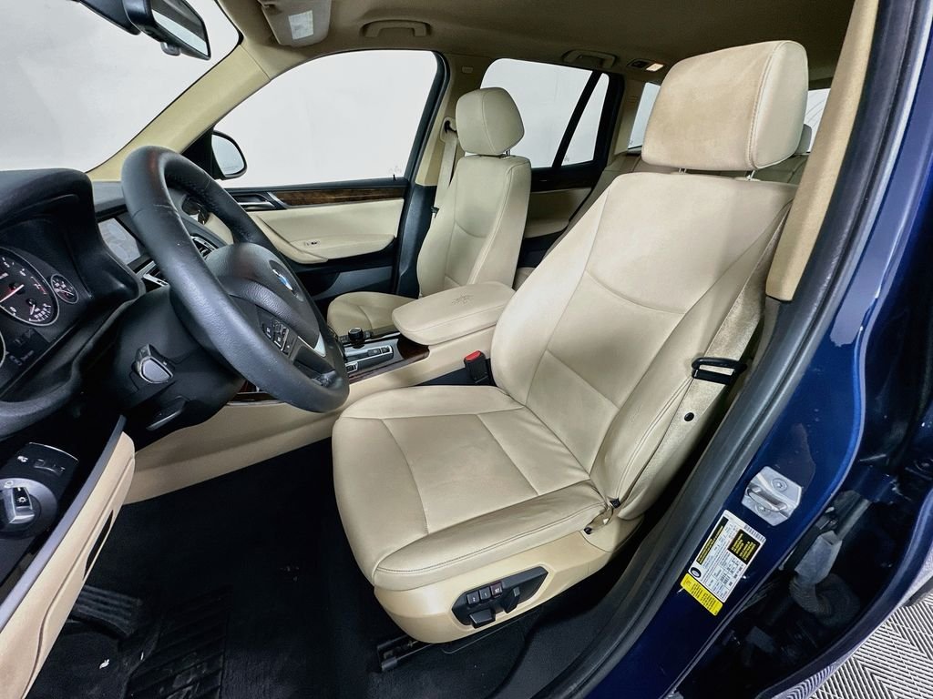 Used 2017 Deep Sea Blue Metallic BMW sDrive28i image 19