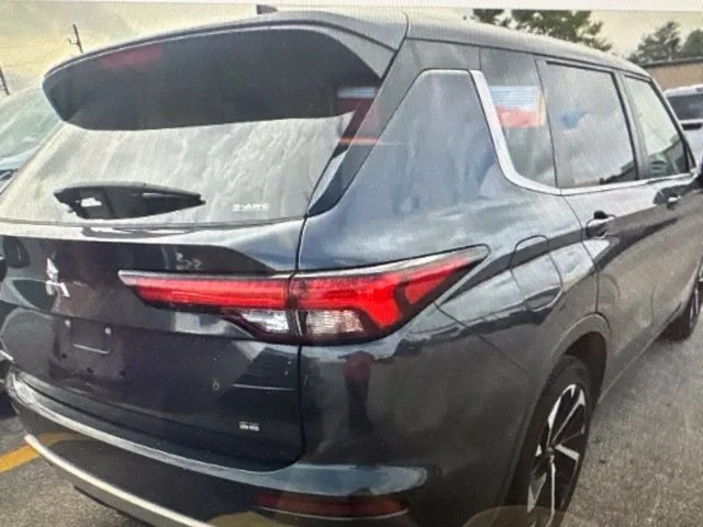 Used 2024 Black Mitsubishi SE image 5