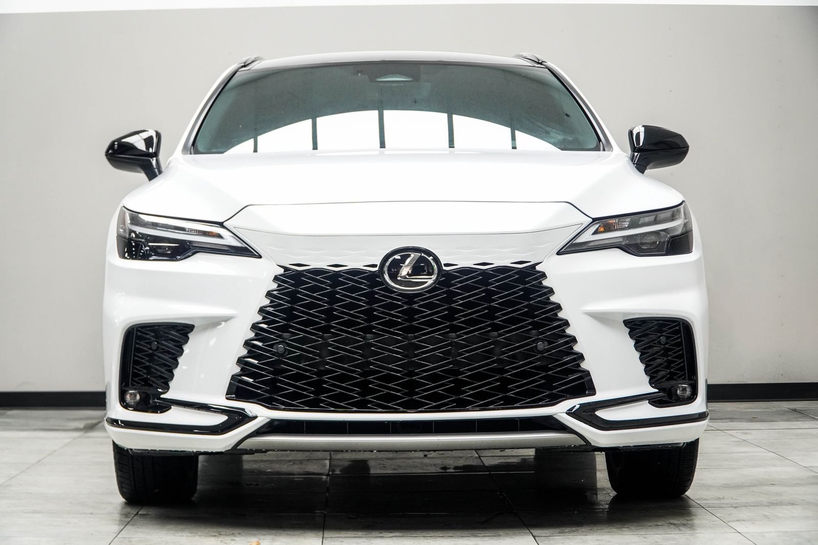 Used 2024 White Lexus 500h F SPORT Performance image 7