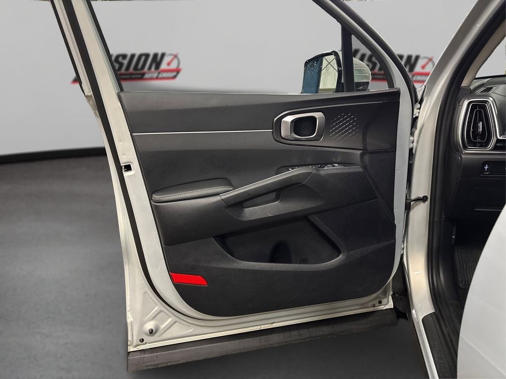 New 2026 Ivory Silver Kia S image 22