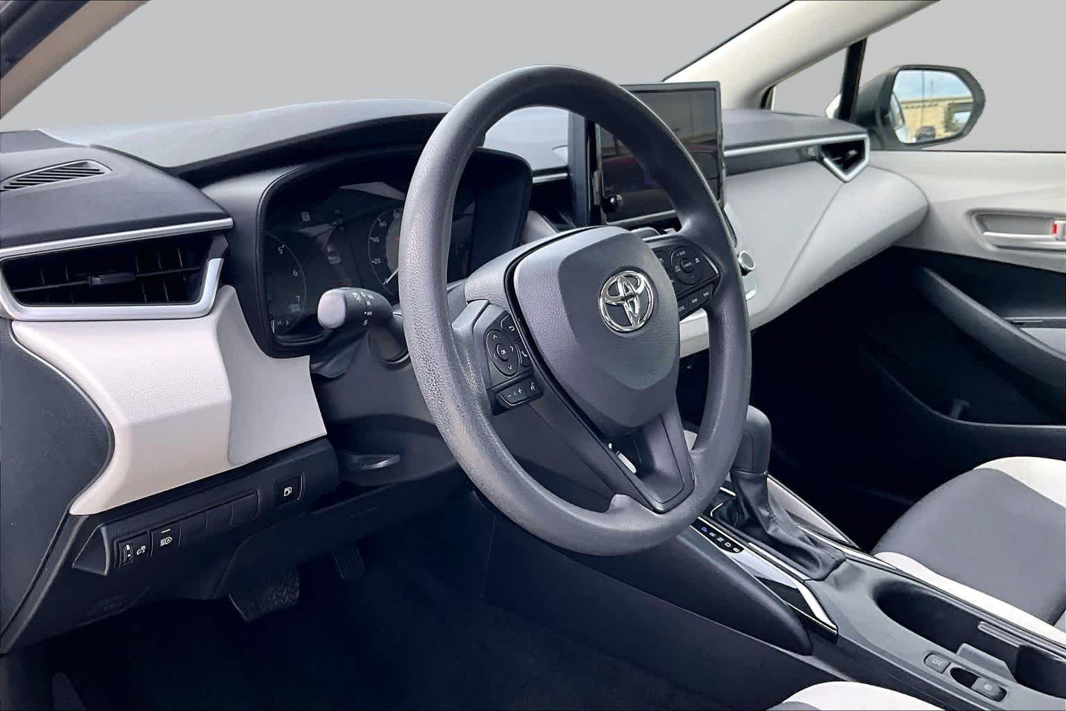 Used 2024 Ice Cap Toyota Hybrid LE image 16