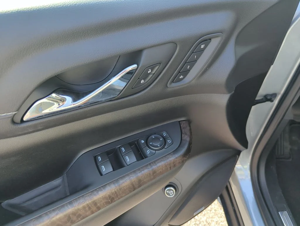 Used 2023 Silver GMC Denali image 18