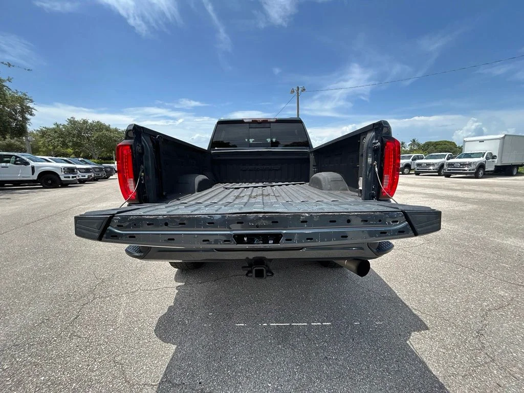 Used 2020 Dark Sky Metallic GMC Denali image 32