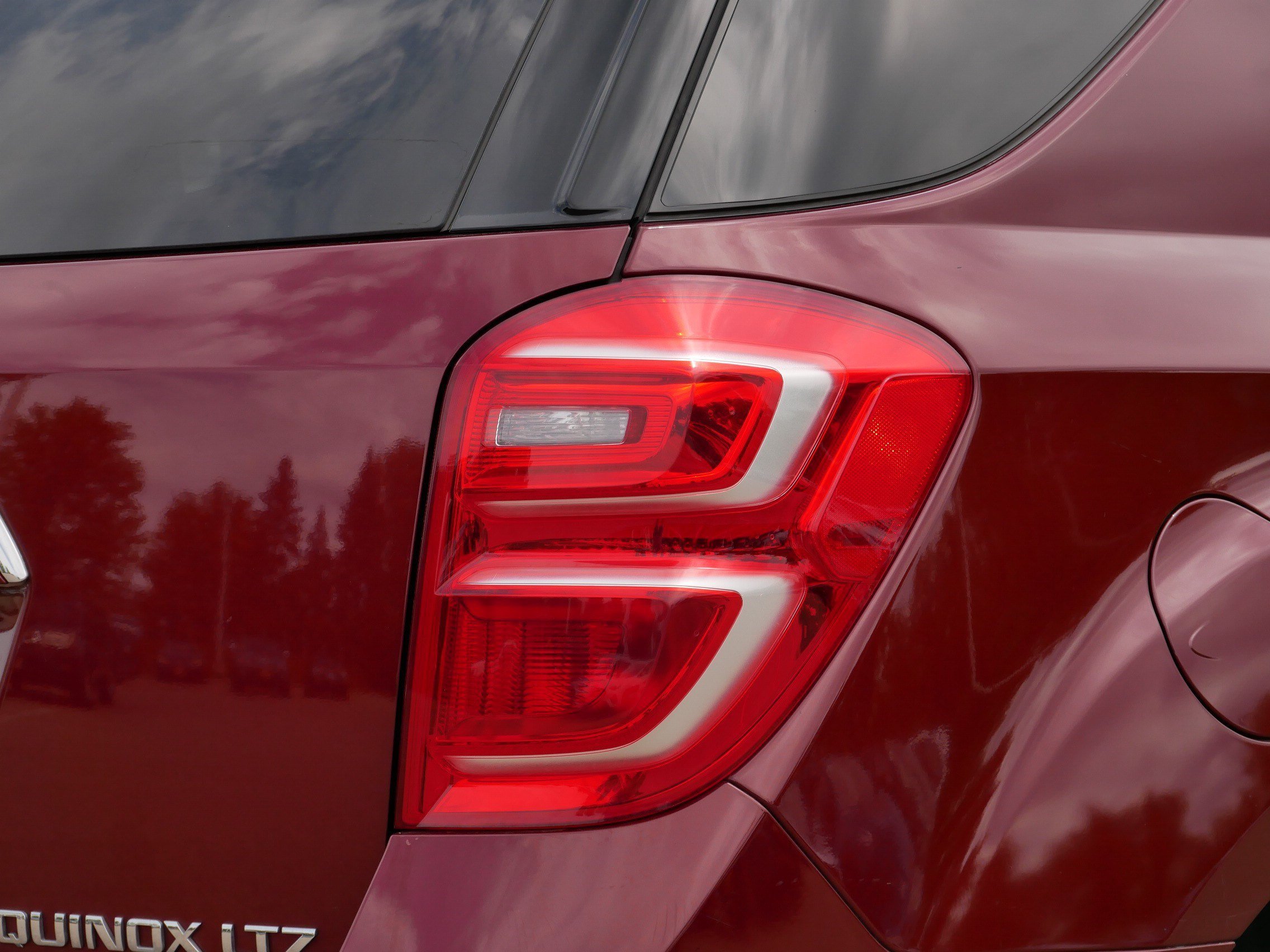Used 2016 Siren Red Tintcoat Chevrolet LTZ image 17