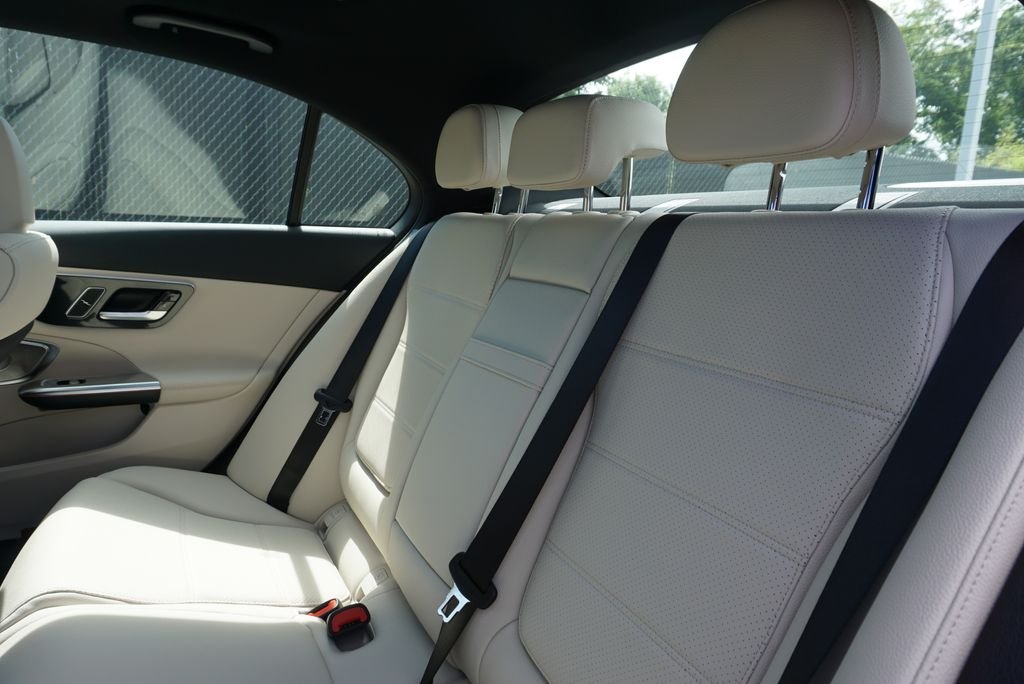 Used 2025 Graphite Gray Metallic Mercedes-Benz C 300 image 48