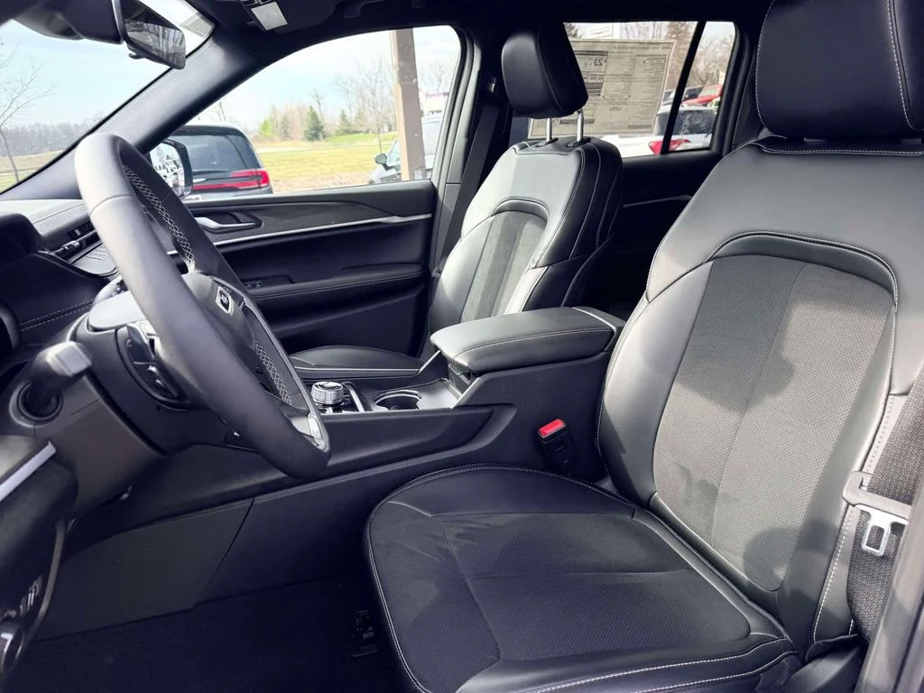 New 2026 Gray Jeep Altitude image 15