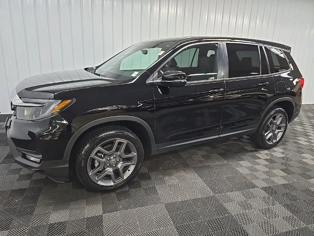 Used 2023 Black Honda EX-L image 6