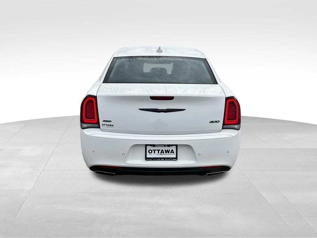 Used 2023 White Chrysler Touring image 32