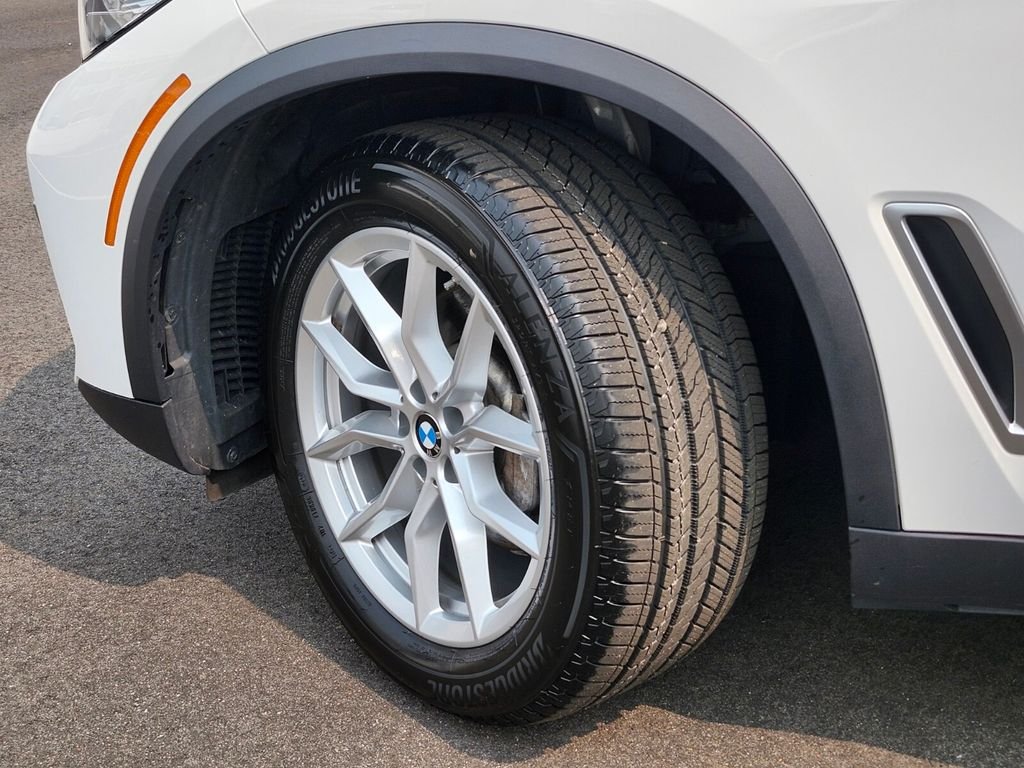 Certified Used 2023 White BMW xDrive40i image 34